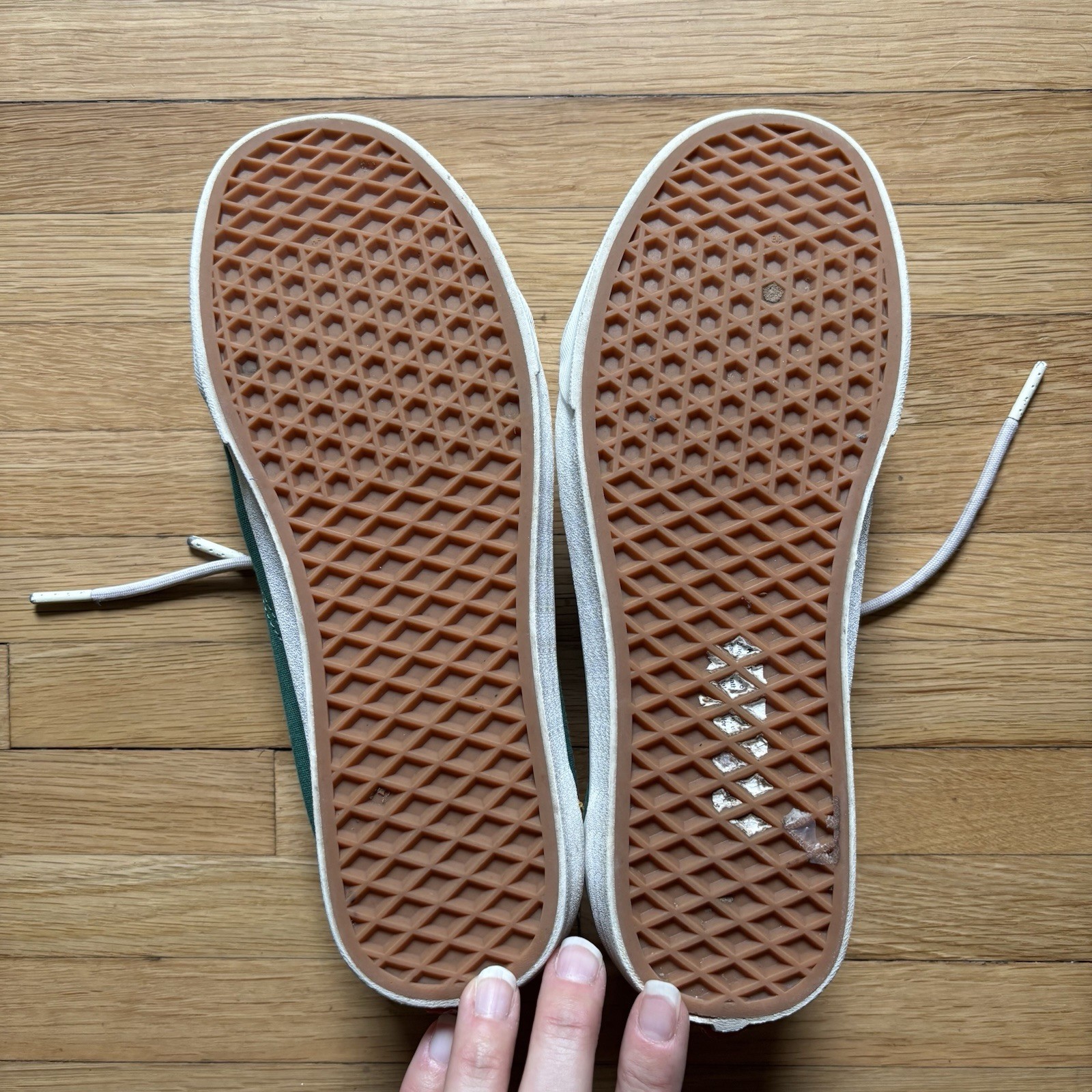 VANS Old Skool Yacht Club Men’s Size 9.5 Skater Sneakers Shoes Bold Streetwear thumbnail 5