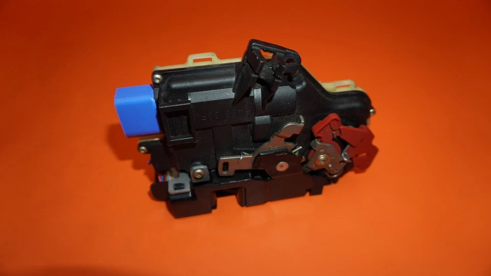 PORSCHE 911 CARRERA DOOR LOCK LATCH RIGHT 2006 2007 2008 2009 2010 3D1837016C - Image 2 of 4