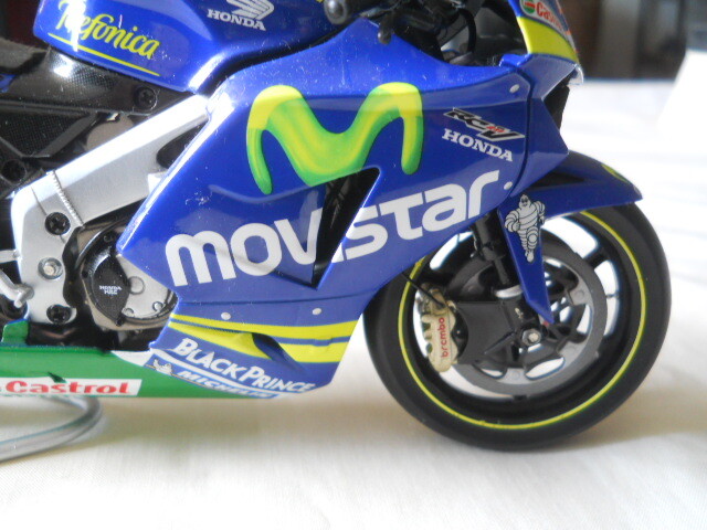 Minichamps 1/12 Honda RC211V Marco Melandri Movistar 33 MotoGP