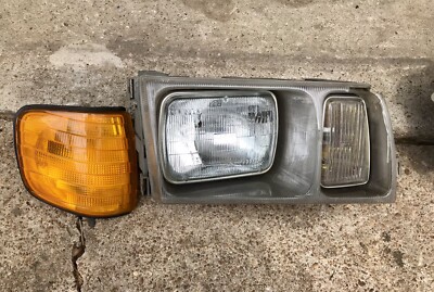 1985 MERCEDES 500SEL 5.0L V8 OEM USED PASSENGER RIGHT HEADLIGHT LAMP And Marker