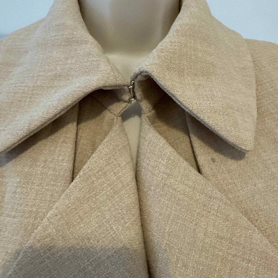 Blazer Ann Klein Bronceado Frontal Abierto Cuello Cortado con Puños con Cinturón Talla 10 Usado Foto 2 de 4