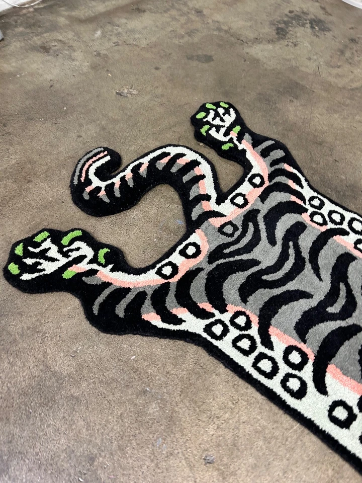 Tibetan Tiger Rug - Black - 3x5 FEET - Hand Tuffed 100% Wool  - Image 3 of 4