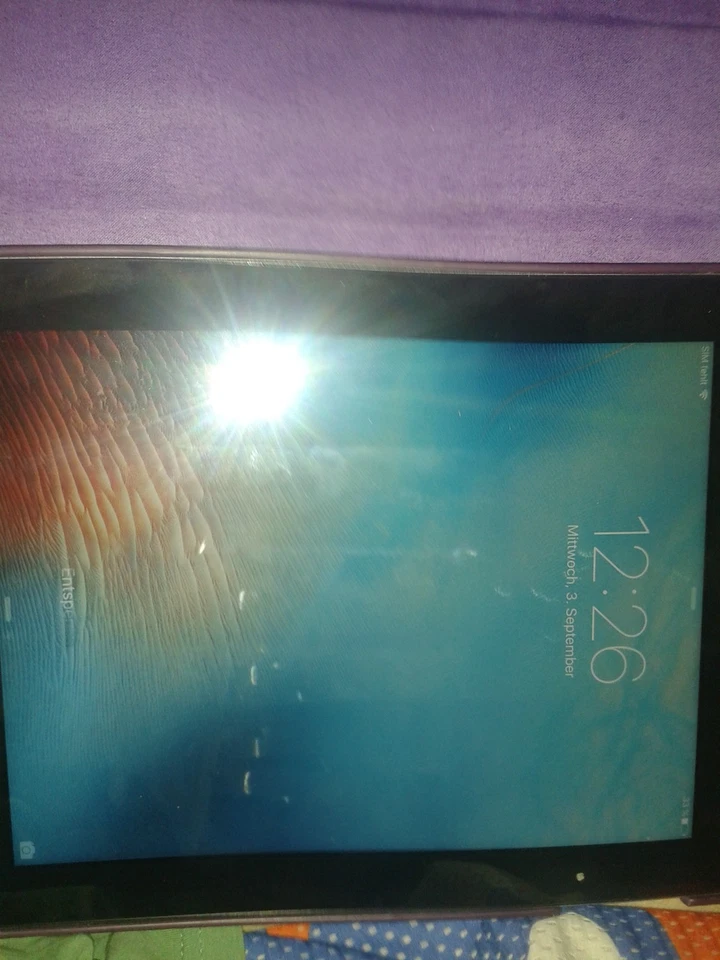 Apple iPad (3rd generation) · 32GB · Wi-Fi, Foto 2 von 2