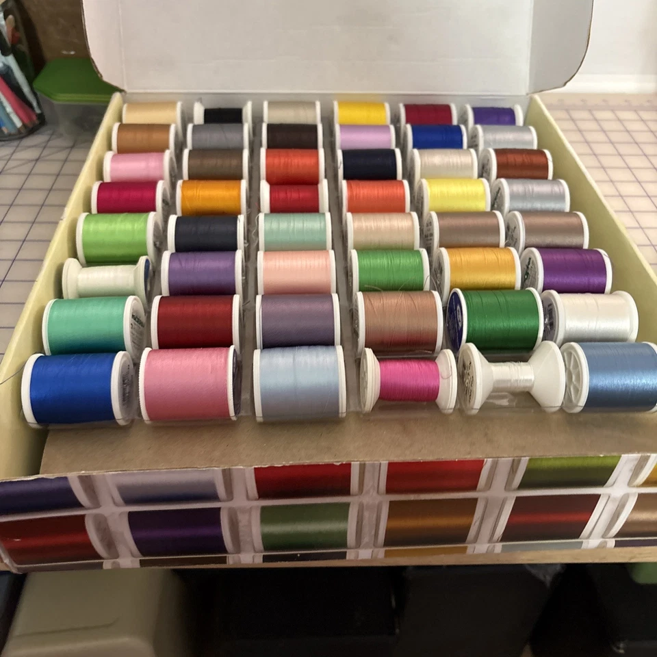 Madeira Designers Collection Rayon Embroidery Thread 100 Spools 1100 Yards Each! - Image 4 of 4