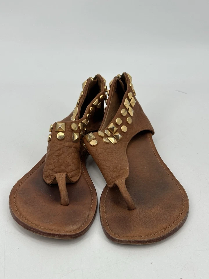 Босоножки Tory Burch коньячные коричневые кожаные с золотыми заклепками гладиаторские плоские стринги размер 8 M - Изображение 3 из 4