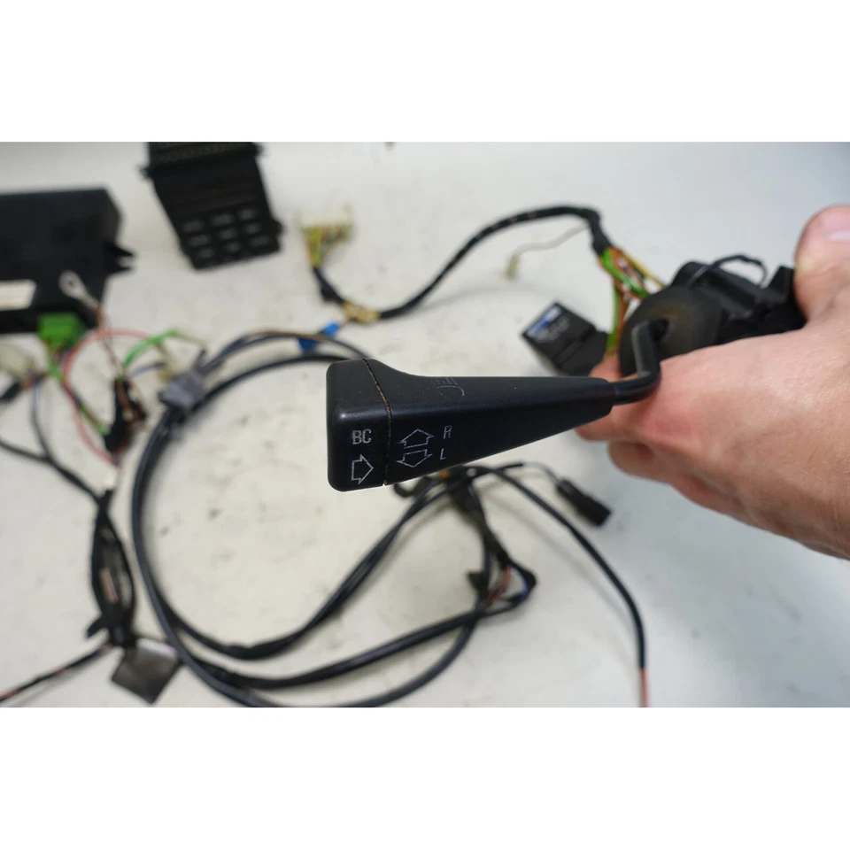 88-89 BMW E30 Serie 3 Kit de actualización de computadora a bordo Interruptor de cableado de pantalla OEM Foto 4 de 4