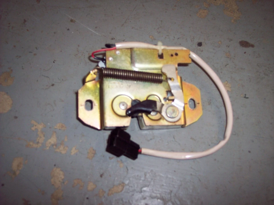 97 Eagle Talon Turbo Trunk Latch Lock Striker OEM pop - Image 3 of 4