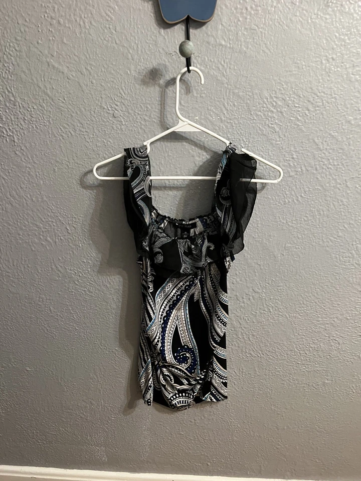 White House black market black sleeveless blouse size Xs ruffle neck - Image 2 of 4