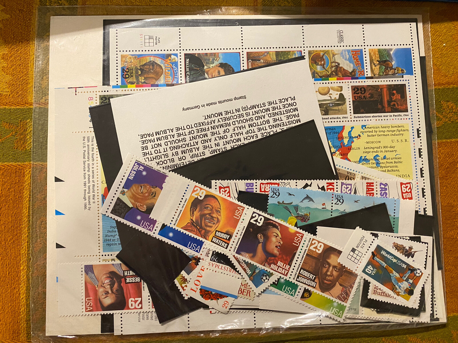 1994 Commemorative Stamp Collection Yearbook USPS Near Mint Set with