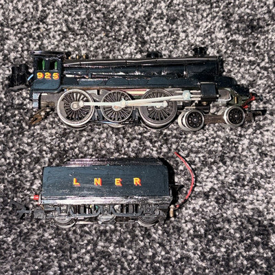 Bausatzbuilt Spur OO LNER schwarz 0-6-4 Dampflok mit Tender DC TwoRail 925 EB37