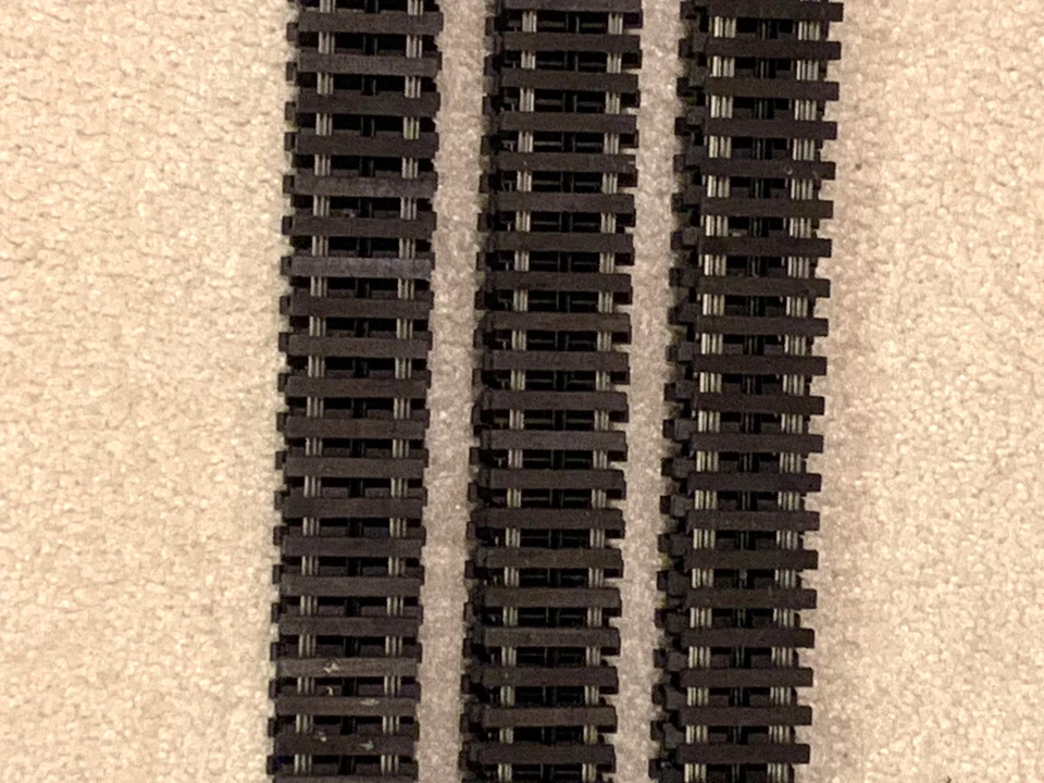 Lot of 12 - Gargraves O Gauge 3-Rail Phantom Flexible Track 37" Straights - Wood - Image 3 of 4