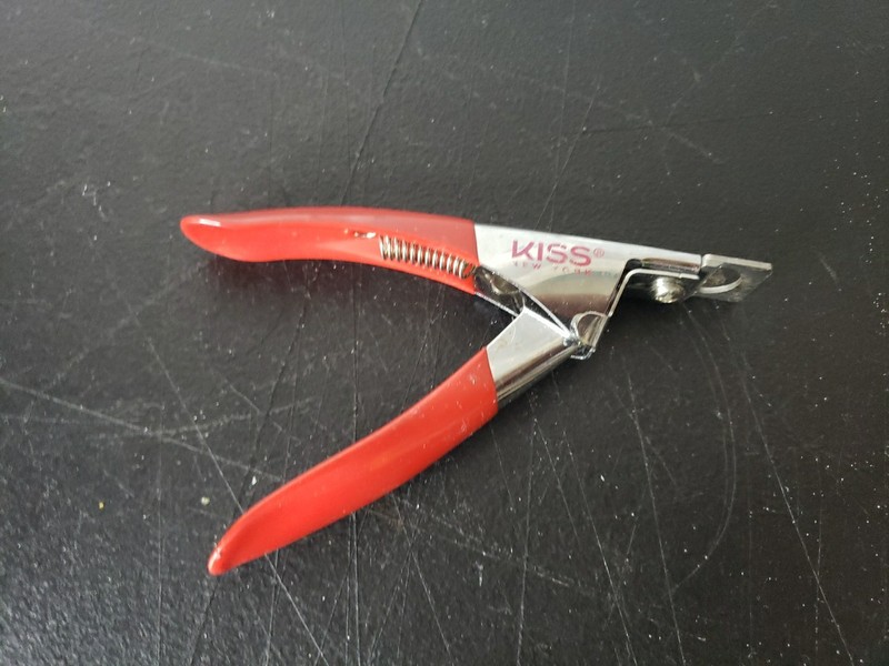 KISS branded professional artificial nail tip clipper