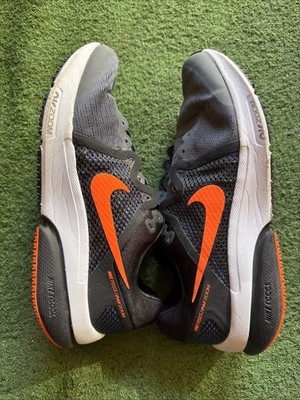Nike React Air Zoom Prevail Sneakers Grey Hyper Crimson DA1102-004 Size 10.5