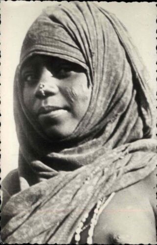 Stammes-Gesichtsnarben Äthiopien halbnackte Frau echtes Foto Postkarte - Bild 1 von 2