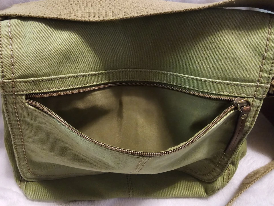 Vintage Relic Crossbody Canvas Bag - Army Green - Image 4 of 4