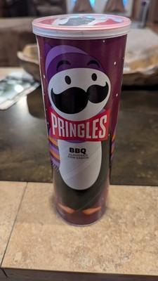 Pringles BBQ   Holiday Penguin Design   Factory Sealed (Empty)   Collectible