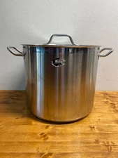 Royal Industries 20 QT Classic Stock Pot with Lid RSPT 20