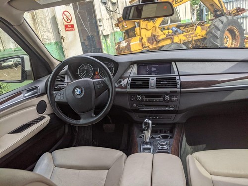 Left hand drive BMW X5, 3.0L petrol, Automatic, Fully loaded - Picture 12 of 14