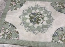  1  QUILTED FLORAL PATCHWORK PILLOW SHAM