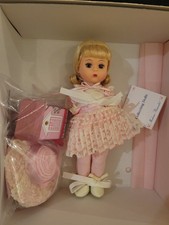 MADAME ALEXANDER DOLL COLLECTING DOLLS 30940 NEW IN BOX
