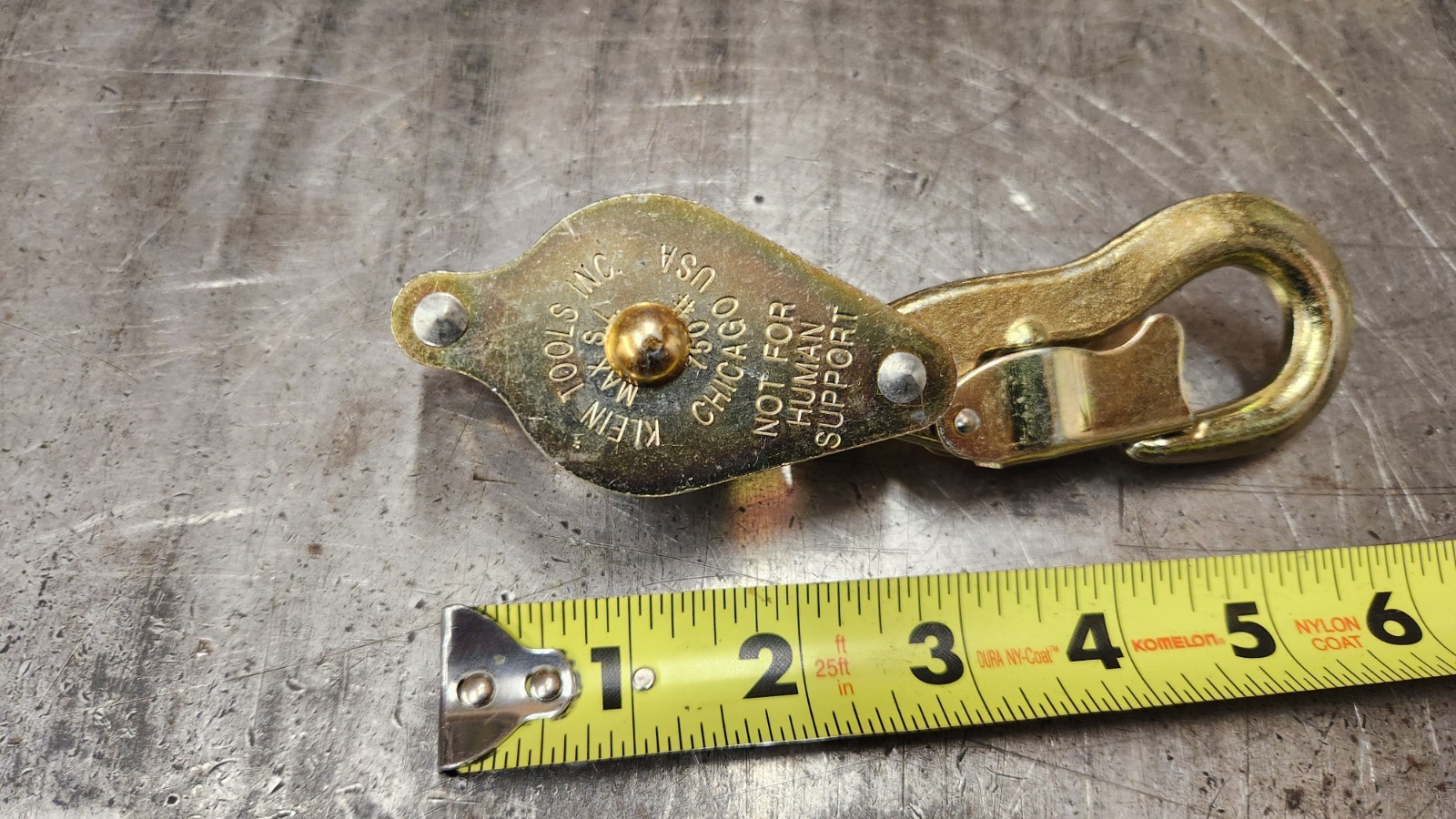 new Klein 267 Self Locking BLOCK With Hook Rope Hoisting Pulley 750lb Cap.