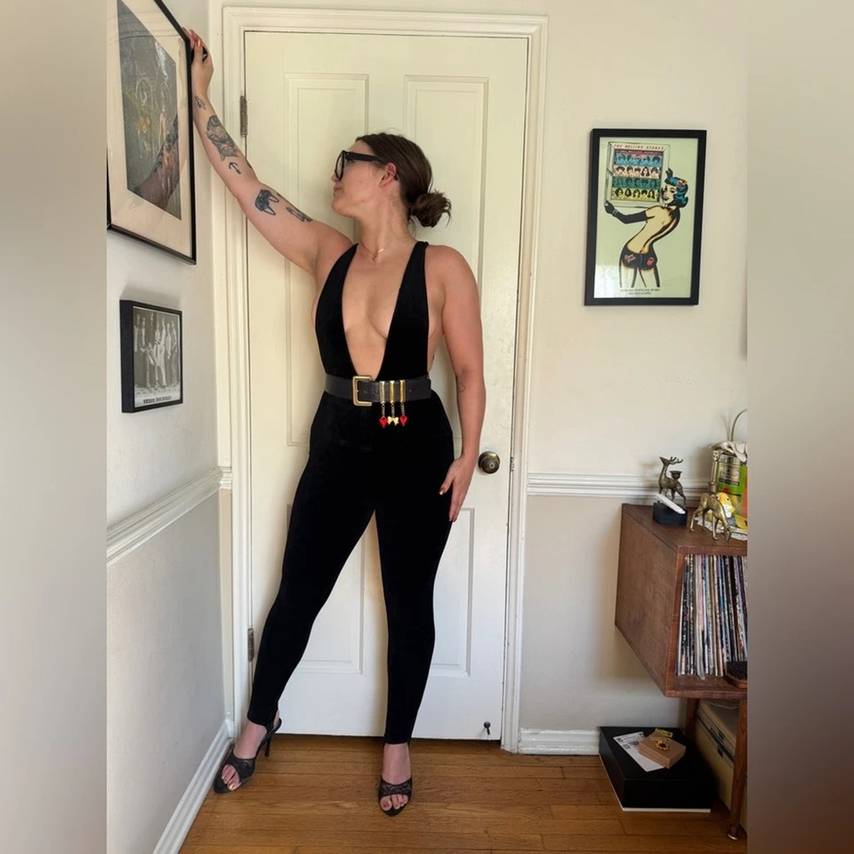 Traje de Gato DKNY De Colección Años 90 Corte Profundo Terciopelo Negro con Estribos Talla Pequeña Foto 2 de 4