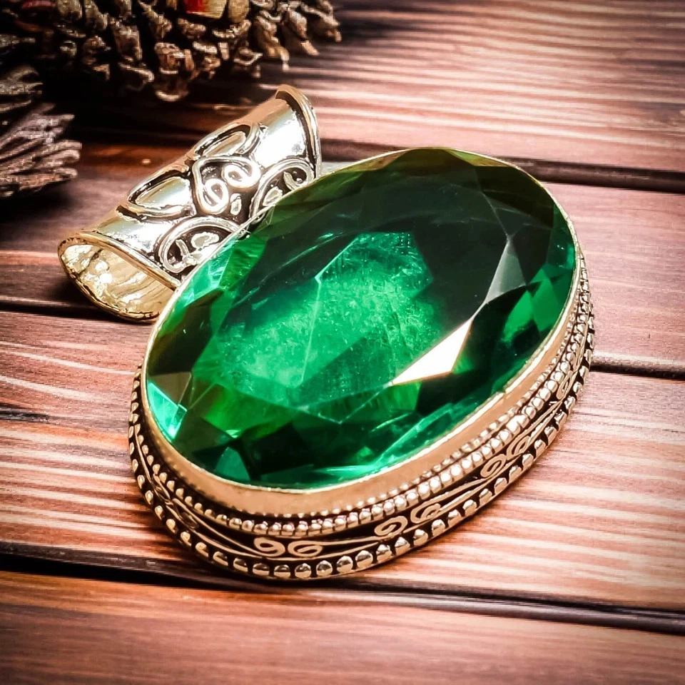 Colgante de joyería de corte ovalado de plata de ley 925 hecho a mano con piedras preciosas de diopsido de cromo Foto 4 de 4