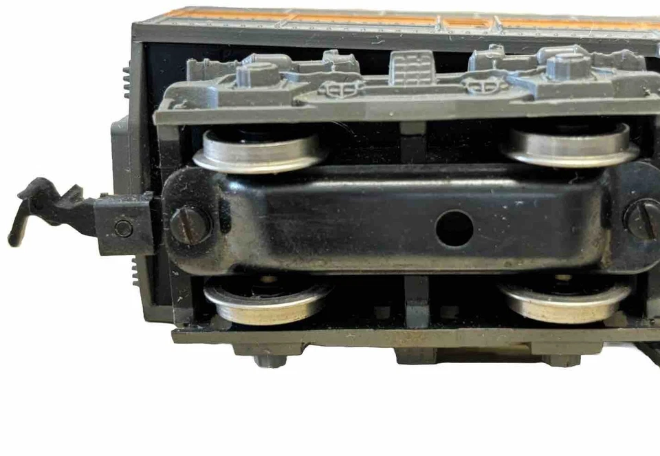 Lionel/Rivarossi 0523 Western Pacific Dummy Non-Powered ~ B Unit ~ Pre Owned - Image 4 of 4