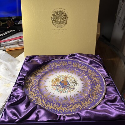 Queen Elizabeth Platinum Jubilee Royal Souvenirs Printed With 'Platinum Jubbly' Error At Factory In China - 9 - Foto 7