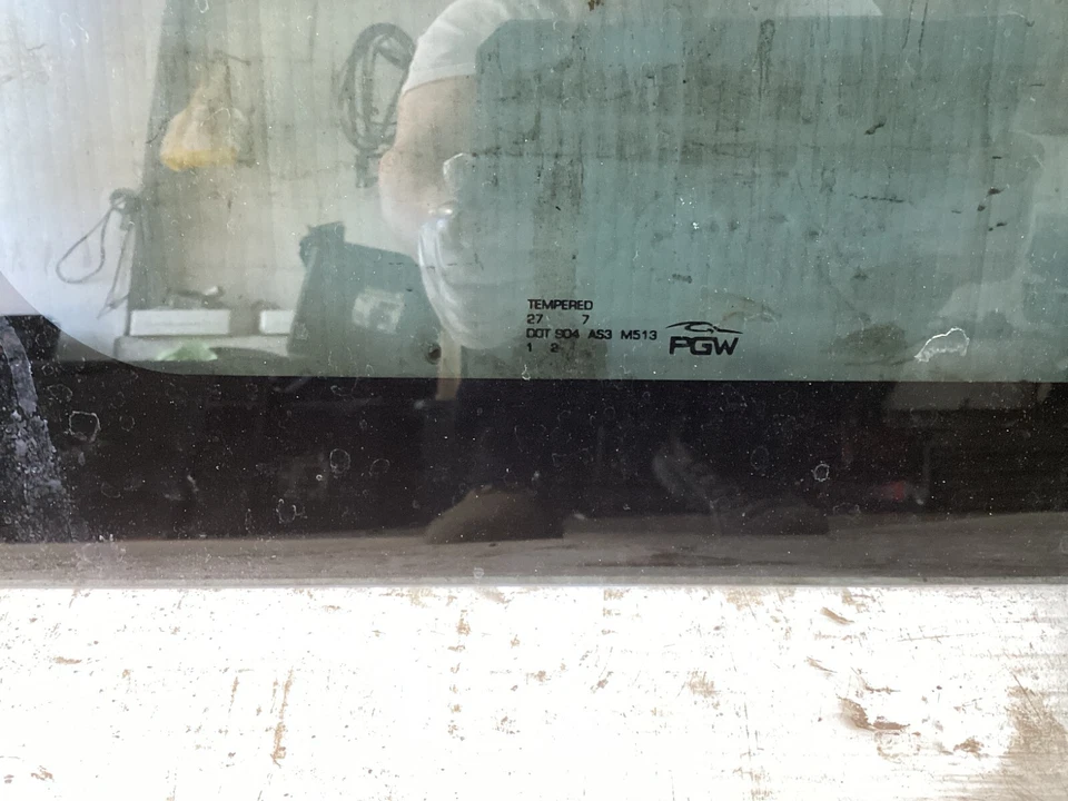 Dodge Grand Caravan 2008-2016 pasajero cuarto derecho ventana vidrio OEM Foto 2 de 4