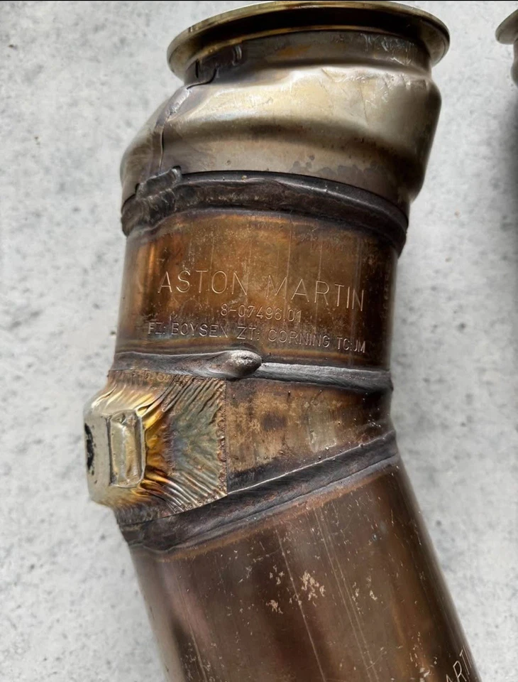 Convertidor catalítico Aston Martin DB12 V12 OEM Foto 4 de 4