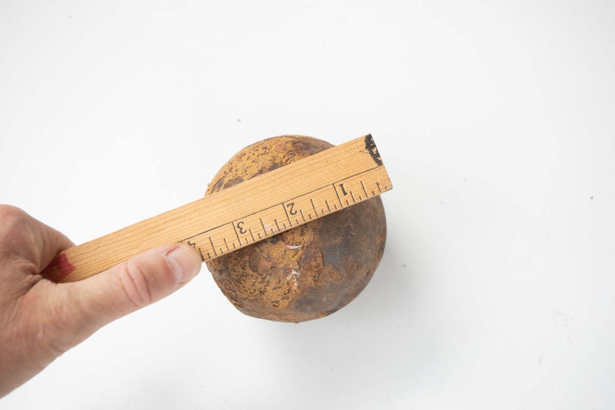 Large Cast Iron Ore Crushing Ball (S6R) 8 lbs 14.1 oz (JSF6) 3.75