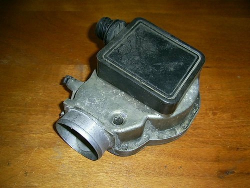 BMW E30 316i Touring Luftmengenmesser 1285501 Luftmassenmesser vorne links