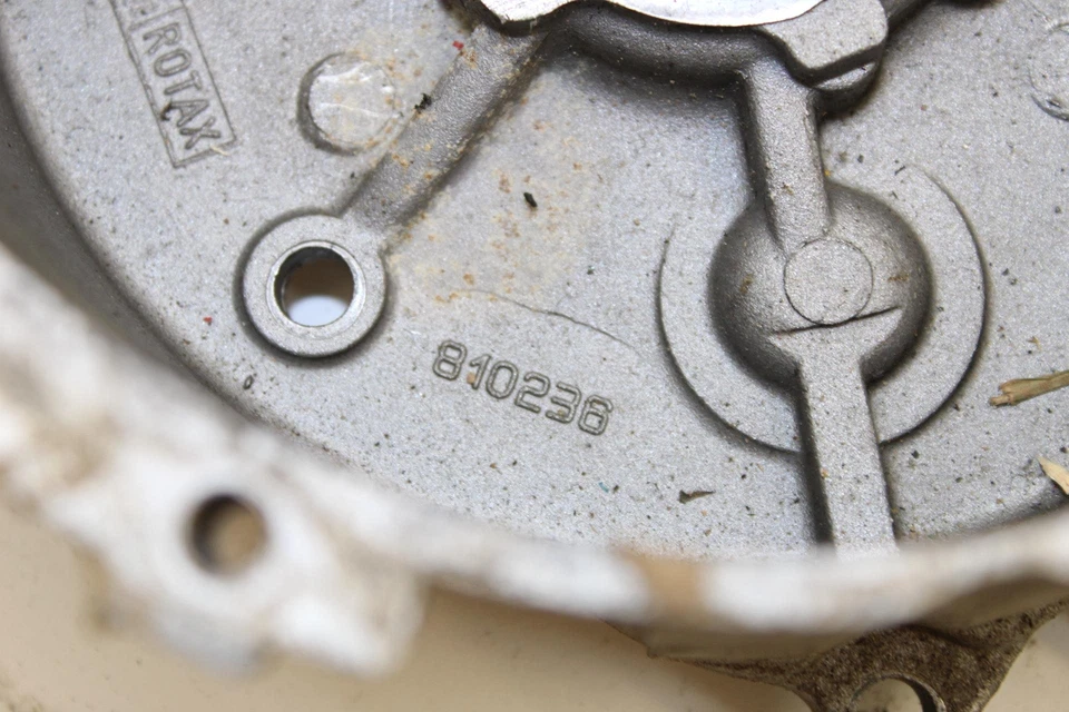 Оригинальный корпус зажигания 1998 Ski-doo Formula Iii 600 420810233 B470 - Изображение 4 из 4