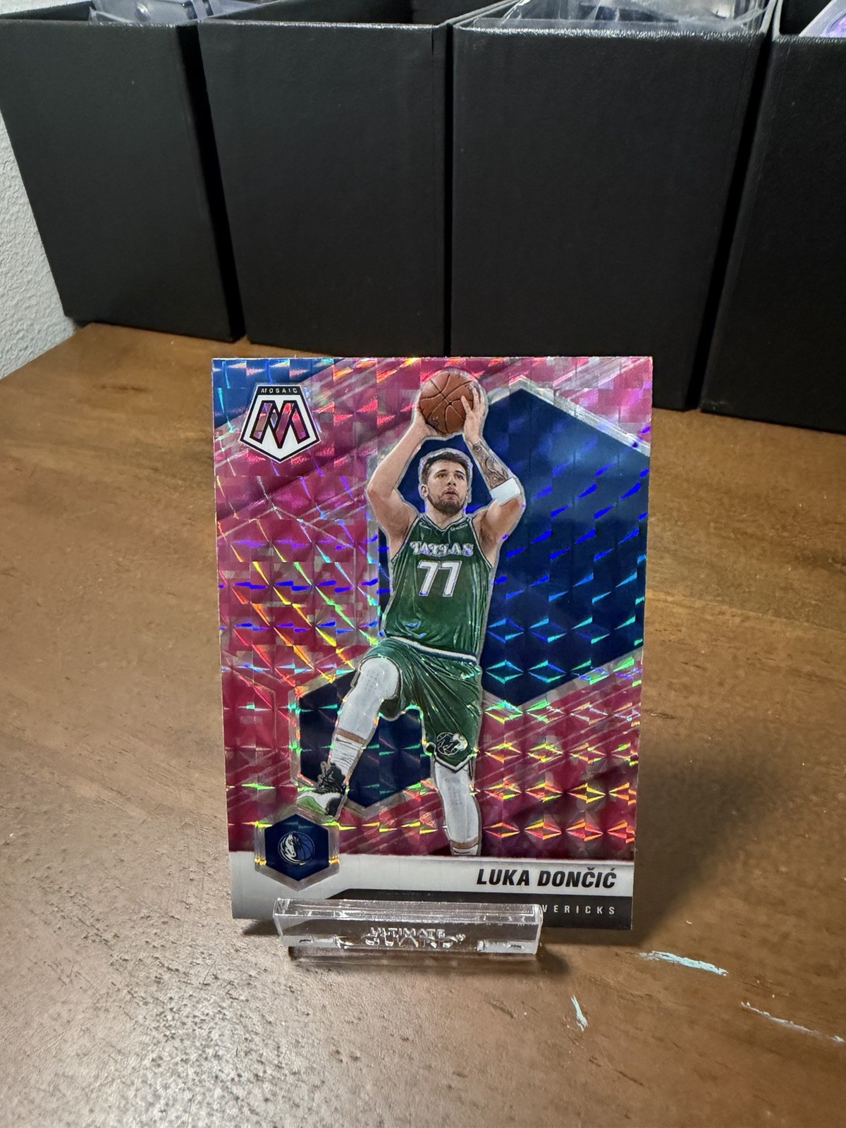 2020-21 Panini Mosaic Luka Doncic Pink Camo Prizm #47