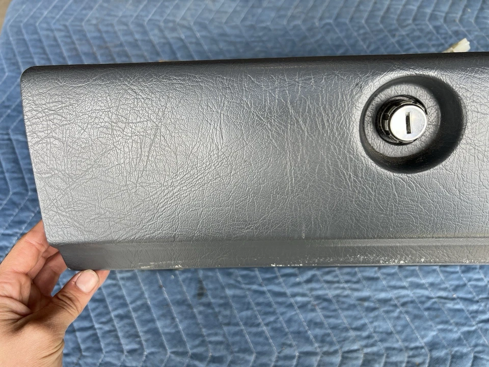 Volvo 740 760 940 1985-1995 conjunto de guantera y cierre tablero gris OEM #4985E Foto 3 de 4