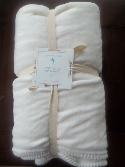 Pottery Barn Kids Cozy Solid Bed Blanket Herringbone Twin Ivory