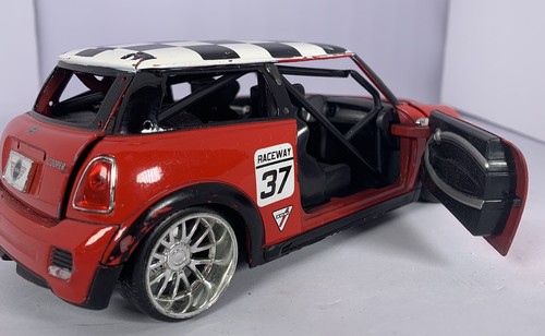 Jada Toys Dub City 2007 Mini Cooper S 1:24 Raceway 37 - Picture 7 of 15