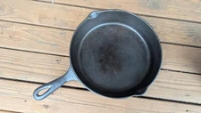 Chicago Hardware Foundry Cast Iron Hammered Skillet 87 X c