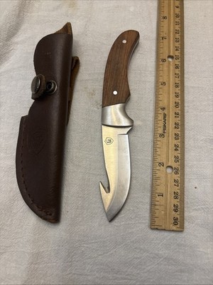 GW Hunting  Hook Knife. Wood Handle Mint Condition