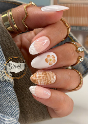 Red Aspen Press On Nails- Shellebrity Status, Shanti Almond Medium 3D Shell