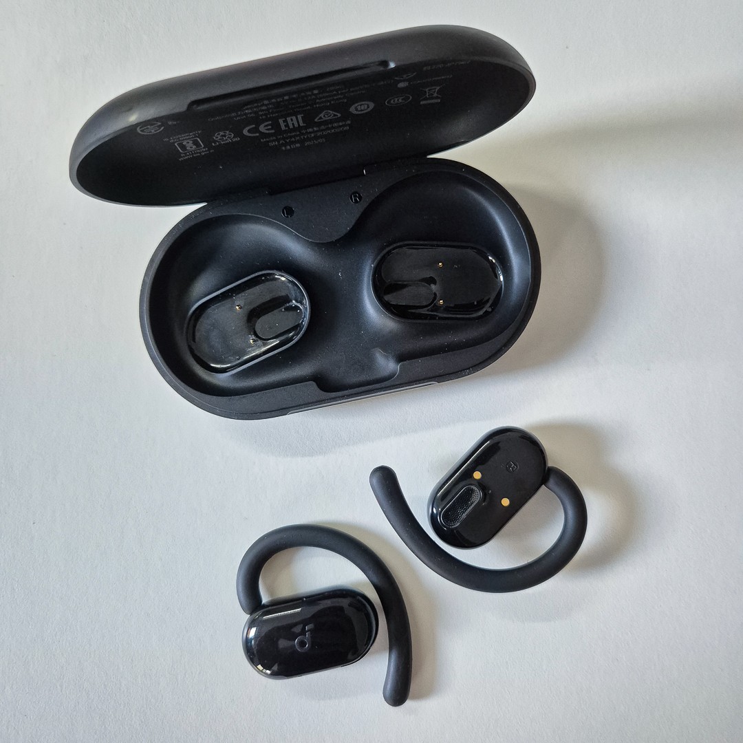 Cuffie Nere Bluetooth Open Ear Soundcore V20i di Anker, con Ganci Rotanti