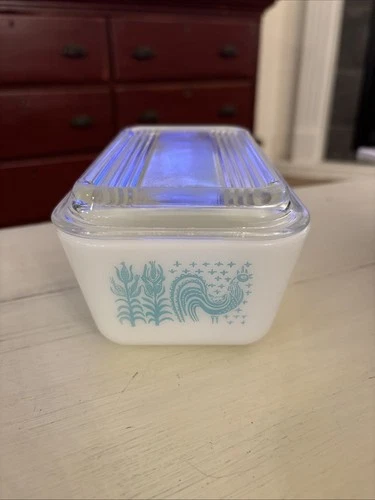 Pyrex Amish Butterprint 0502 Refrigerator Dish 1.5 Pint  Lid Turquoise Mint