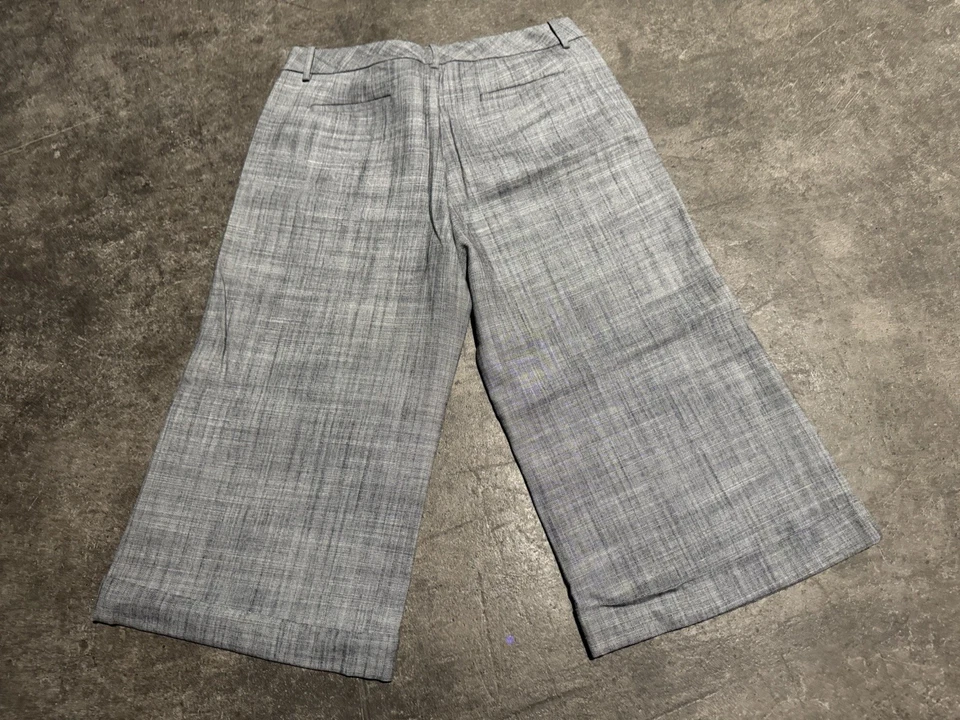 Short Capri Y2K The Limited Cassidy Fit mistura de lã cambraia perna super larga alargamento - Imagem 2 de 4