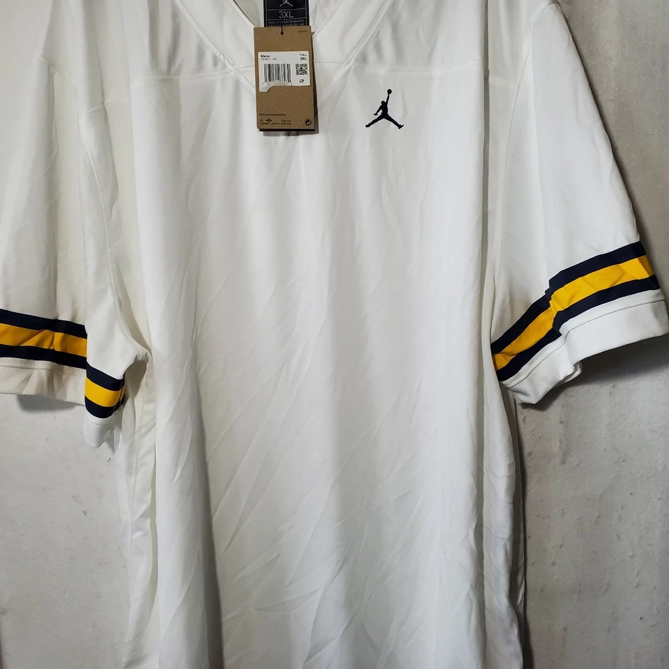 Michigan Wolverines Blank Jersey Mens 3XL  Football Shorts Sleeve Jordan NWOT  - Image 3 of 4