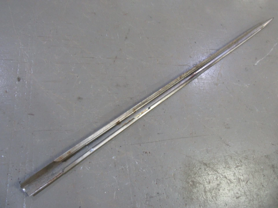 Buick Roadmaster 1954 4 puertas sedán exterior guardabarros trasero moldura lanza DR Foto 4 de 4