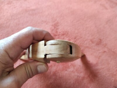 CASSE NOIX ET casse noisettes forme champignon en bois EUR 8,00