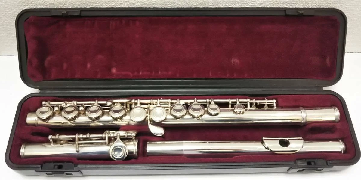 Yamaha YFL 221S Silver Plated Flute with hard case Used Made in Japan
