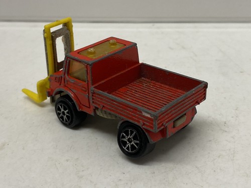 Majorette Unimog With Fork Lift Red 1/82 Scale - Picture 2 of 2