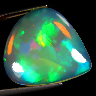14.05 ct Supreme Pear Cabochon (22 x 20 mm) Flashing Multicolor Rainbow Opal